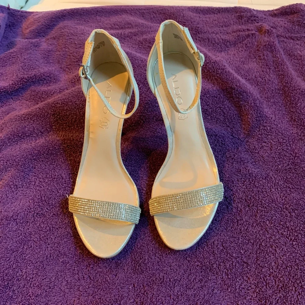 NWOB Aldo Silver/Rhinestone Ankle Leather Sandals sz 8.5